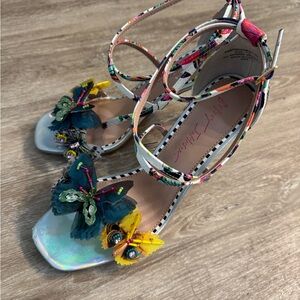 Betsy Johnson Emberr Strappy Butterfly Heels 7.5
